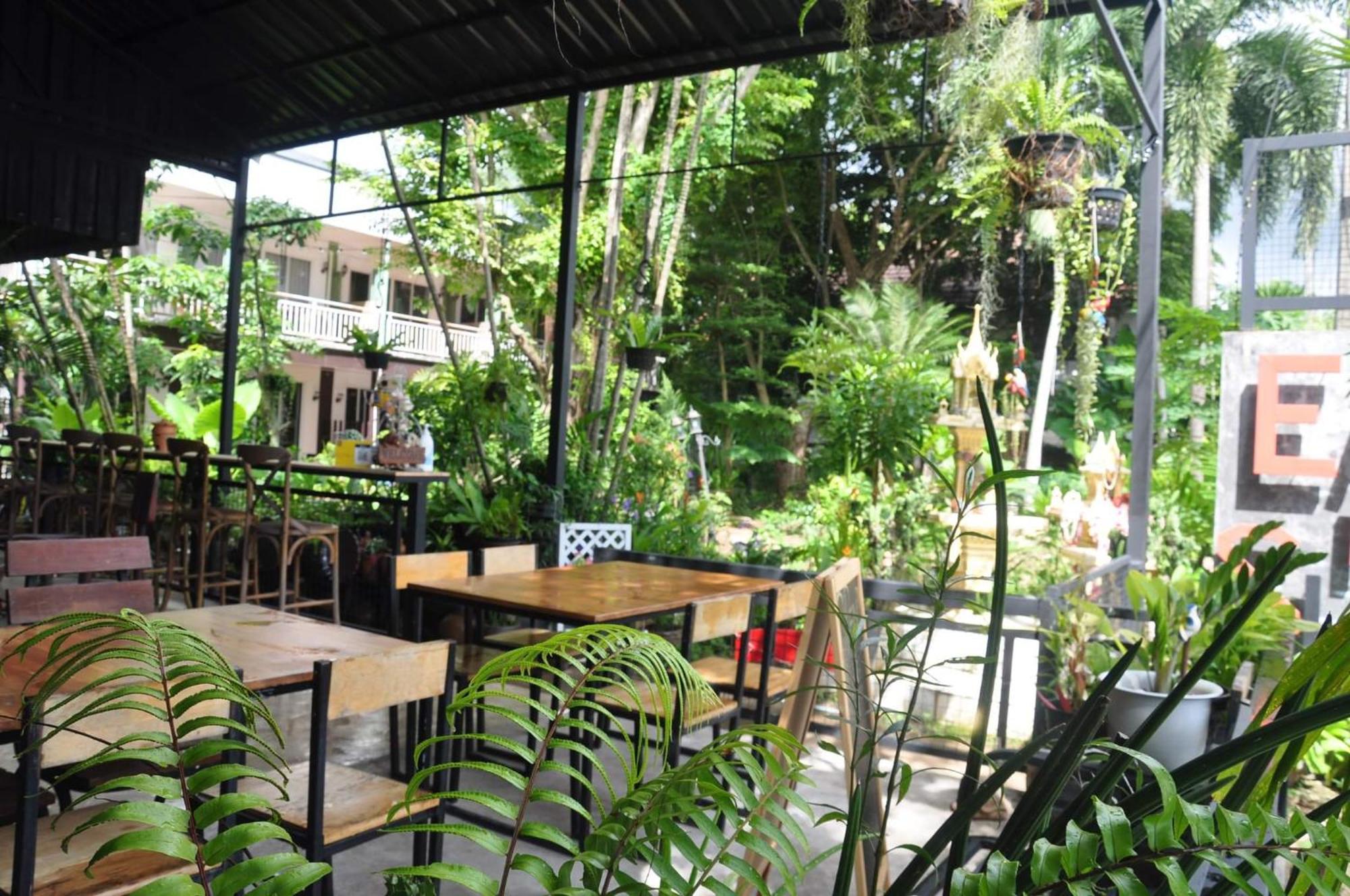 Eat N Sleep Hotel Phuket Exterior foto