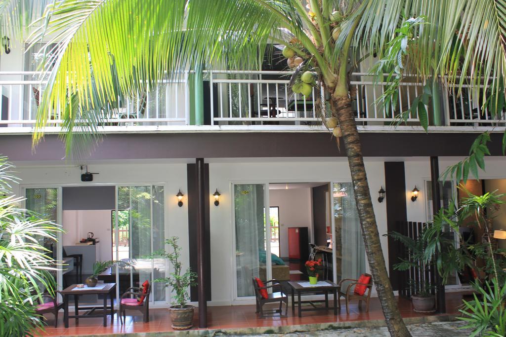 Eat N Sleep Hotel Phuket Exterior foto