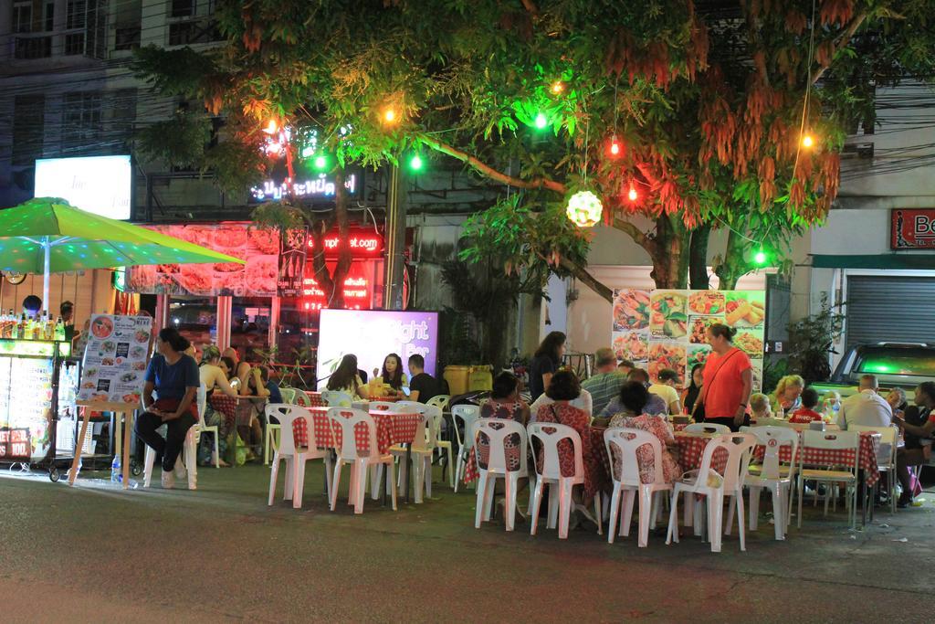 Eat N Sleep Hotel Phuket Exterior foto